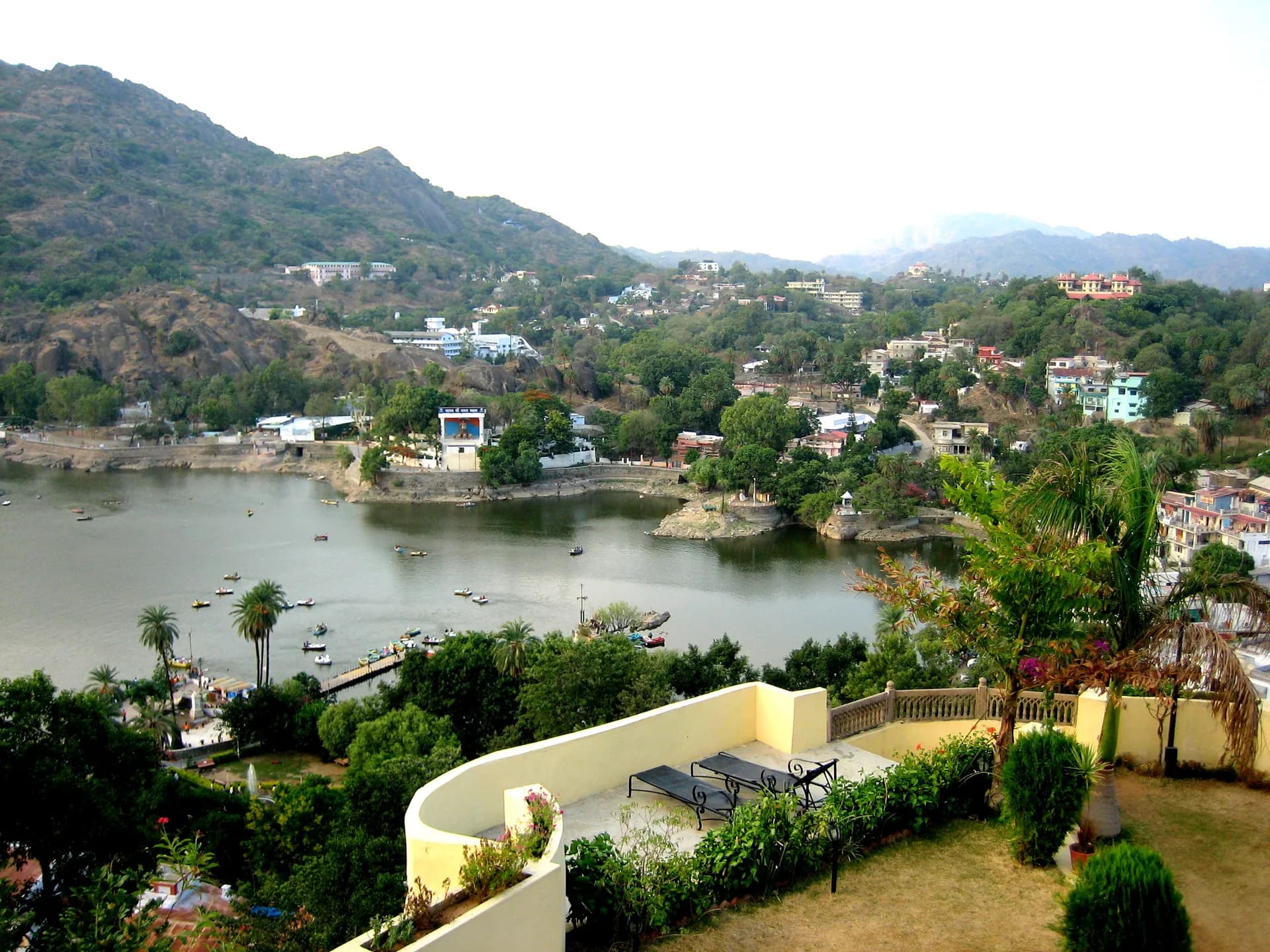 Mount Abu Travel Guide — Rajasthan Hill Station & Dilwara Temples