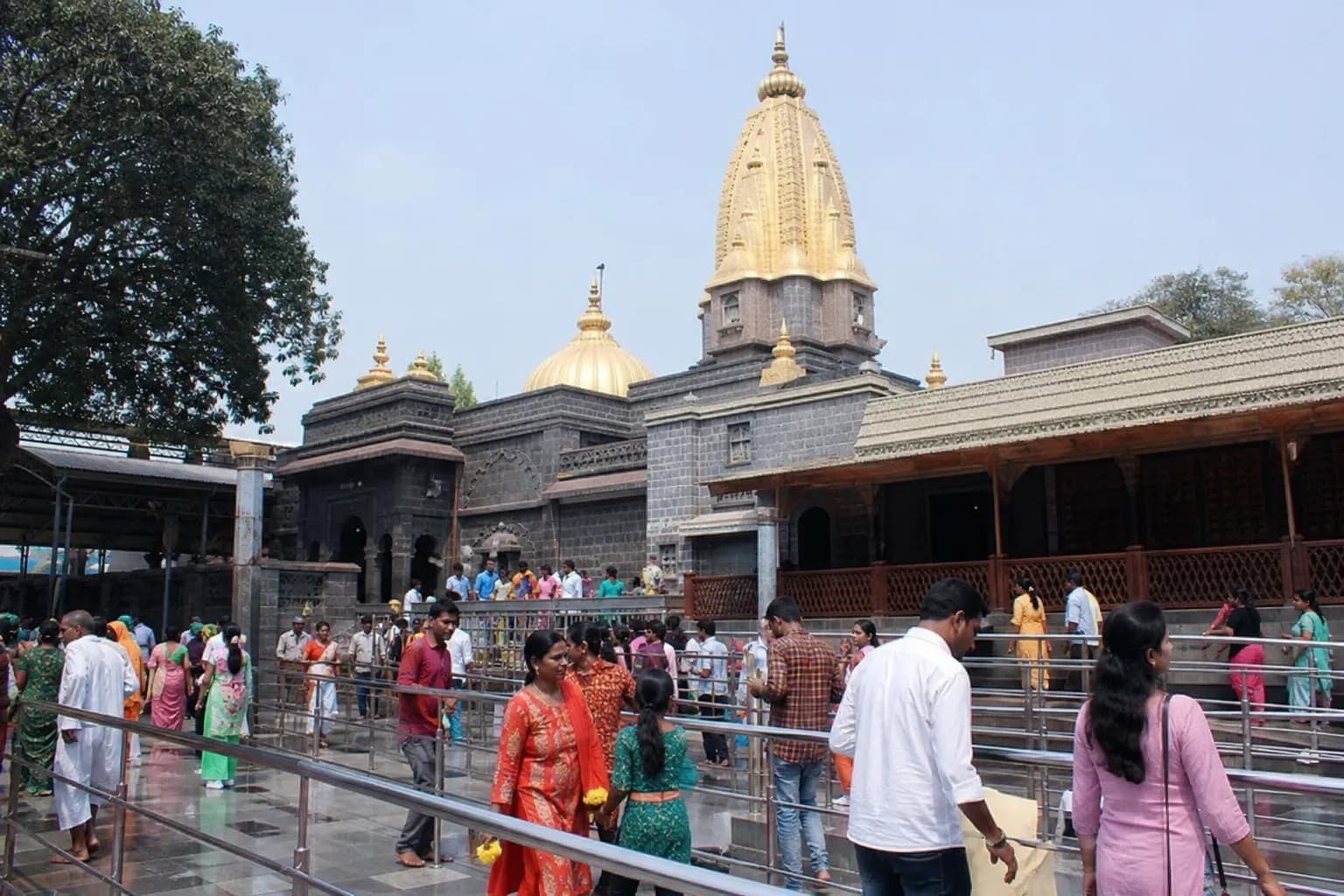 Mumbai to Shirdi cab