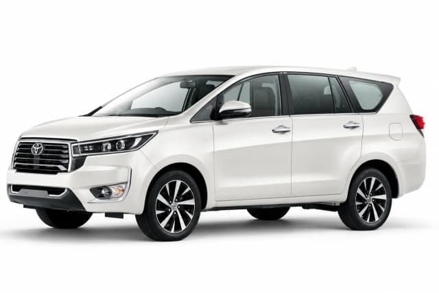 Innova Crysta cab for Pune taxi booking