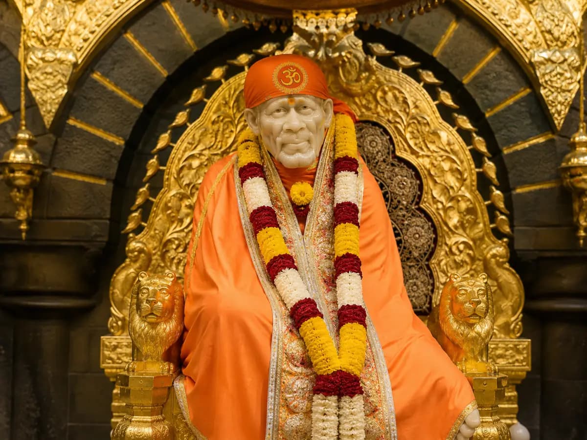 Pune to Shirdi temple cab