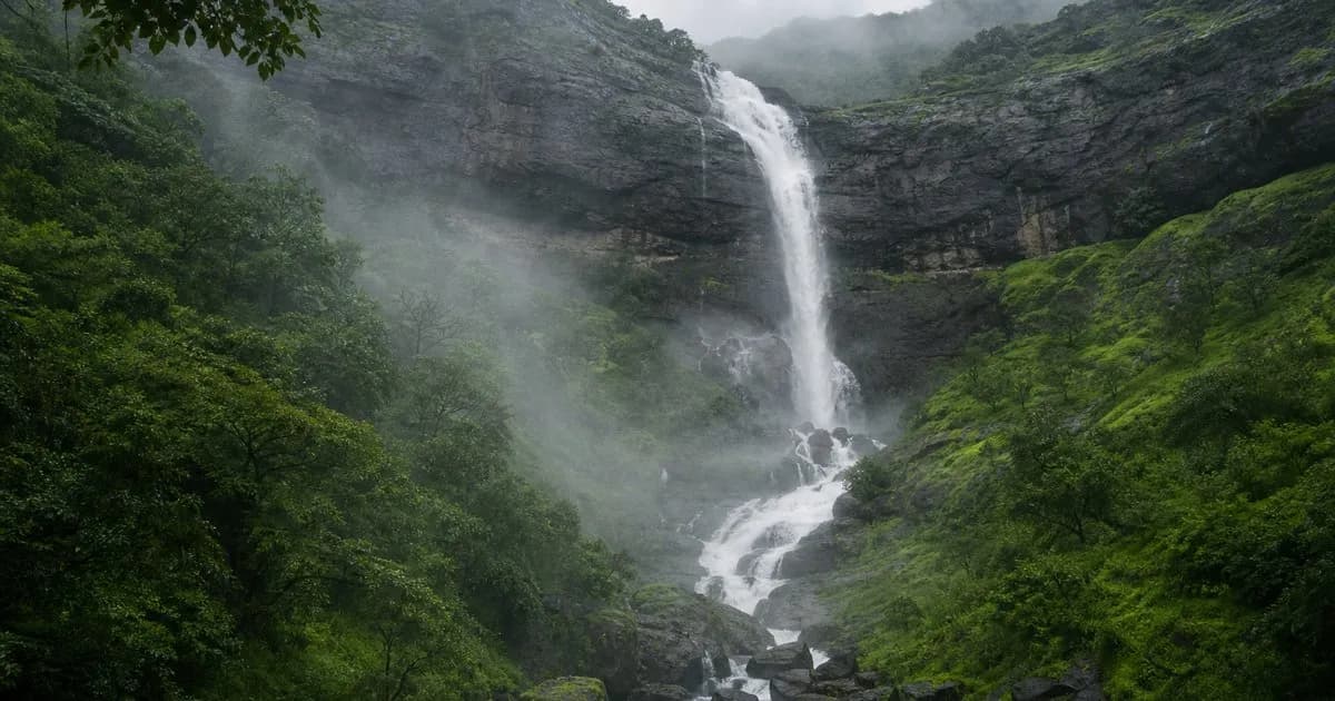 Waterfalls Near Pune — Monsoon Day Trips by Cab (2026) Waterfalls Near Pune — Monsoon Day Trips by Cab (2026)