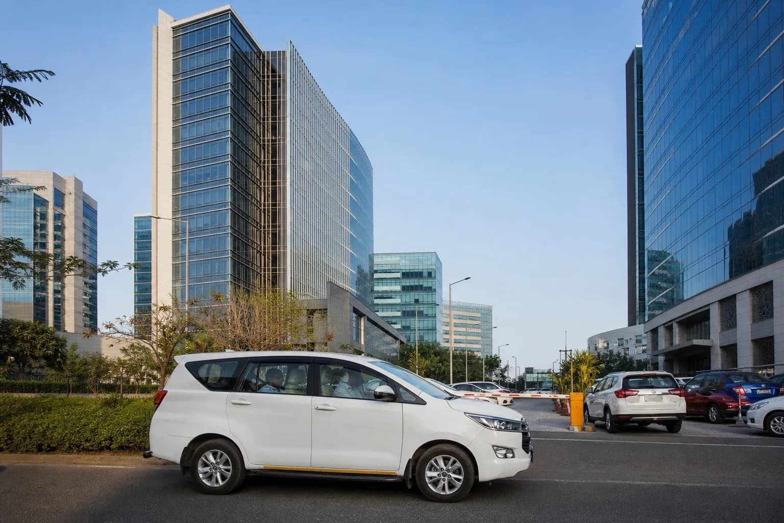 Pune local cab for city travel