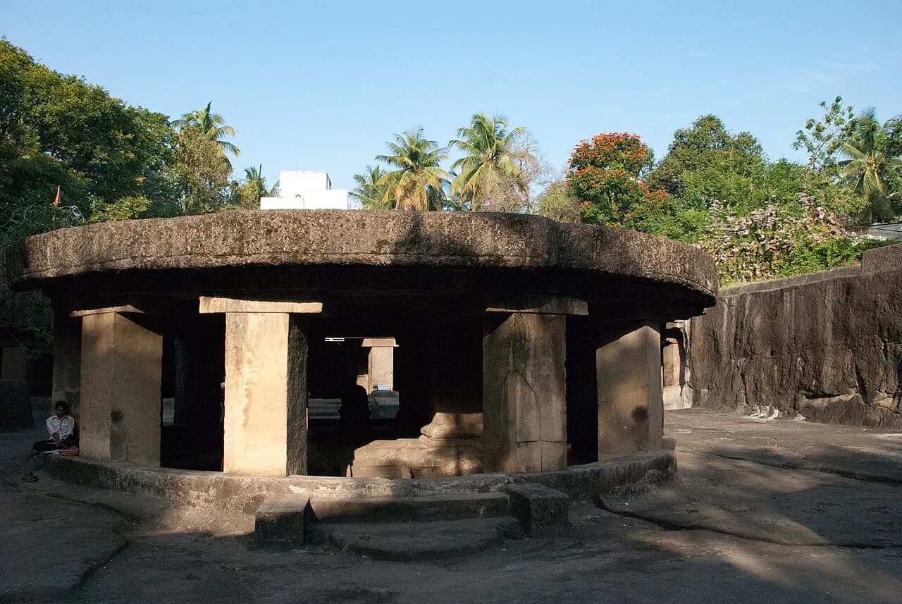 Pataleshwar Cave — Pune Darshan sightseeing stop